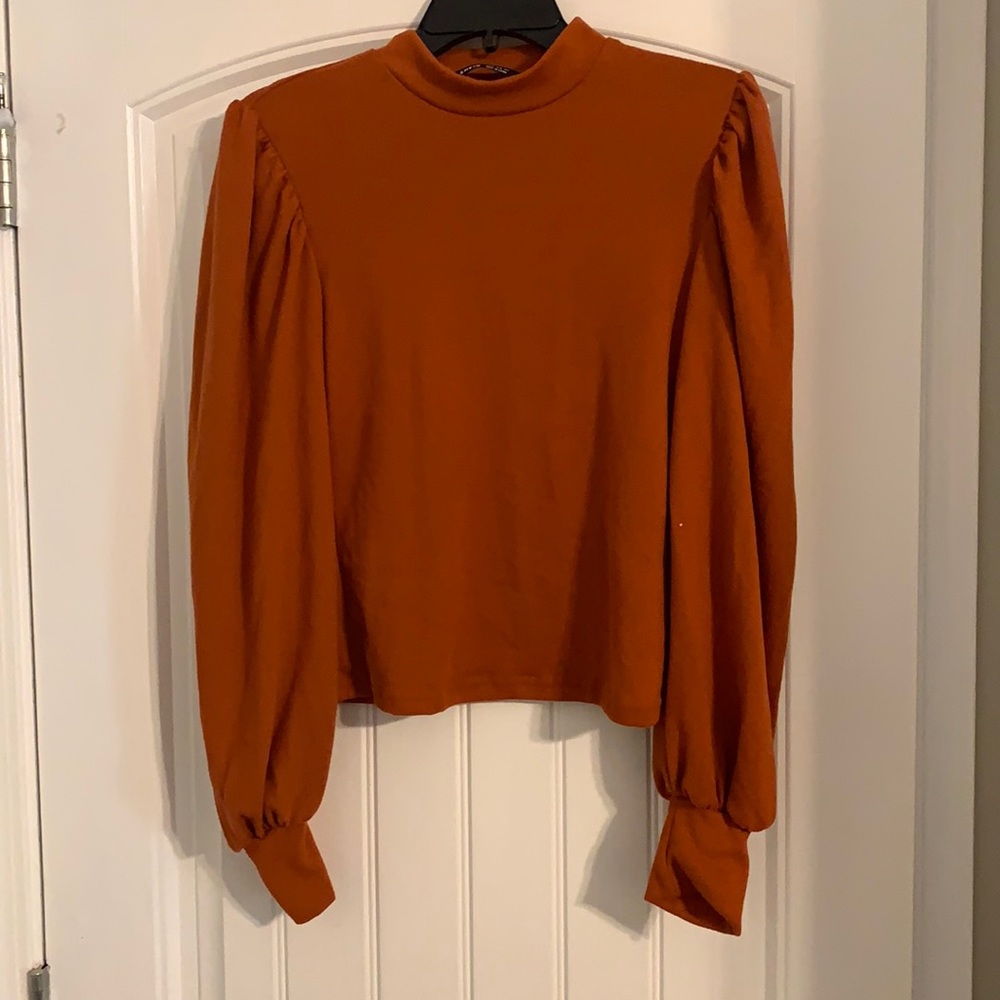 Orange puff sleeve sweater